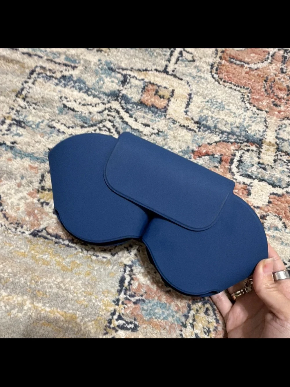 Apple AirPods Max in Navy Blue and Silver